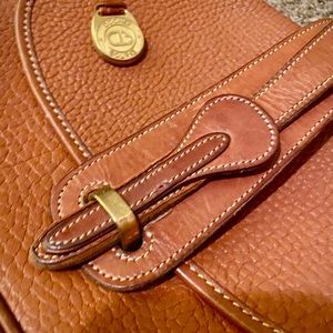 Vintage dooney and Bourke leather crossbody bag